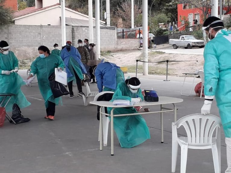 Coronavirus: más de 20 casos y estricto operativo en barrio Bajo Pueyrredón