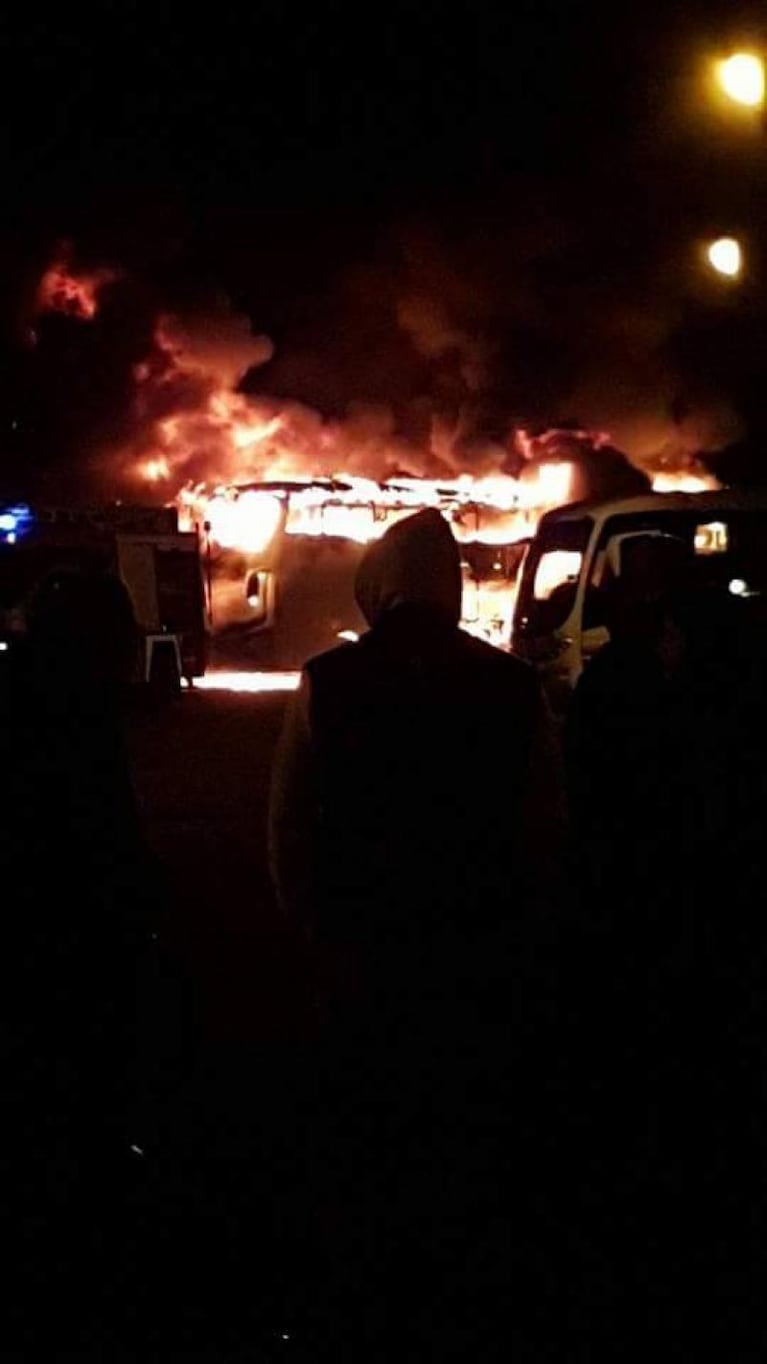 Corral de Bustos: un colectivo se prendió fuego en la terminal