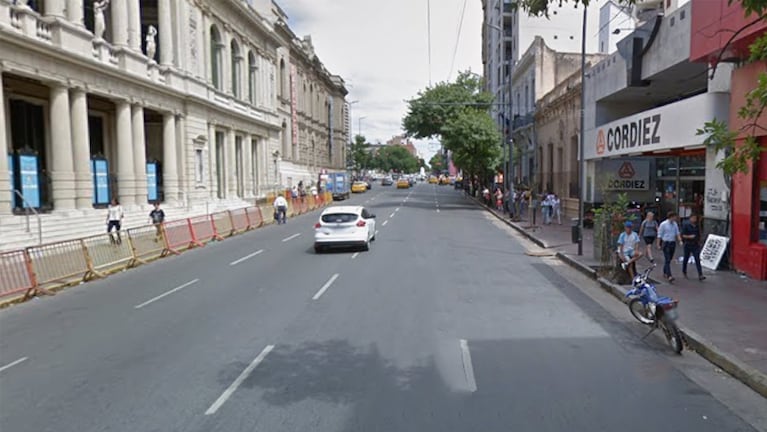 Corte parcial e intermitente en avenida Vélez Sarsfield.