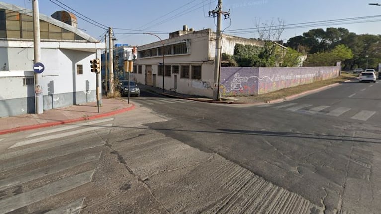 Corte total por bacheo a metros de la Costanera.