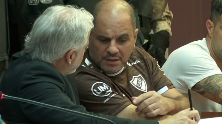 Cositorto se mostró con camiseta de fútbol en el primer día del juicio en Goya.