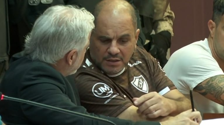Cositorto se mostró con camiseta de fútbol en el primer día del juicio en Goya.