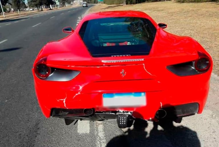 Costoso accidente: chocó una Ferrari de más de 700 mil dólares en Córdoba