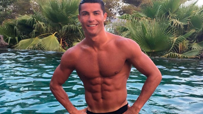 CR7 sacó de mala manera a un admirador que quería una selfie.