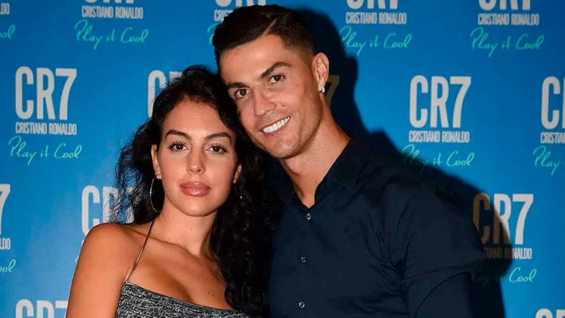 CR7 y Georgina presentaron a su beba.