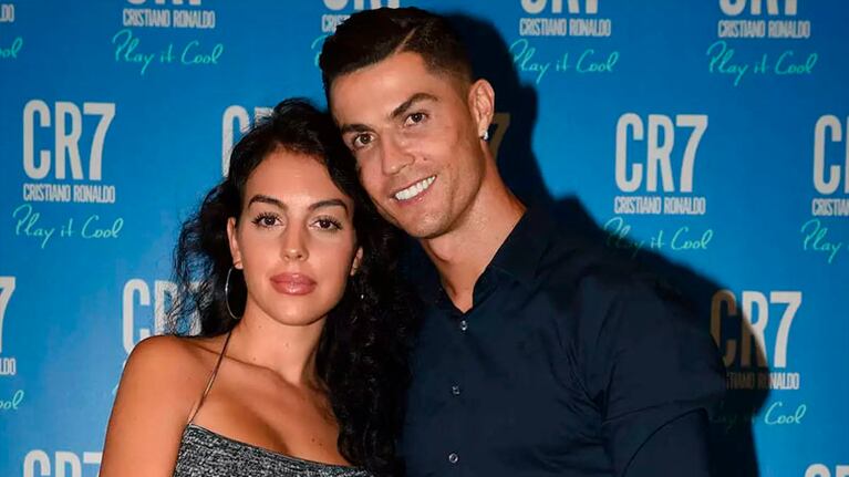 CR7 y Georgina presentaron a su beba.