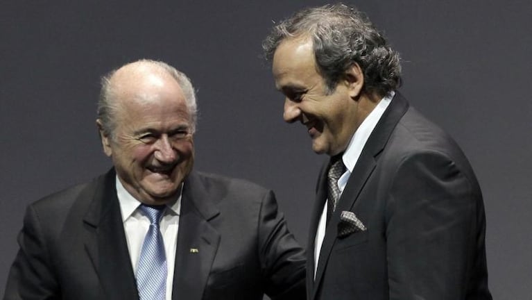 Crece el escándalo en la FIFA: también suspendieron a Platini