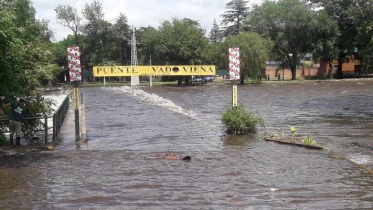 Crecidas de ríos, rutas cortadas y accidentes 