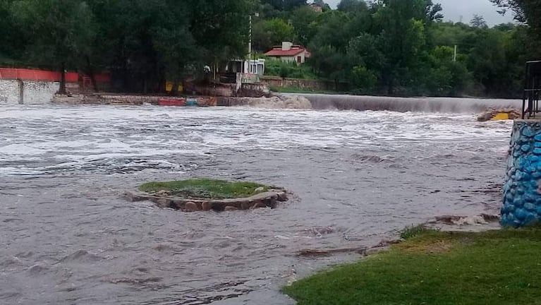 Crecidas de ríos y evacuados tras el temporal en el interior de Córdoba