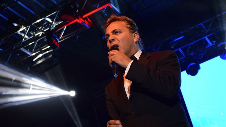 Cristian Castro en la Fiesta de la Avicultura de Santa María de Punilla. Foto: Maxi López / ElDoce.tv.