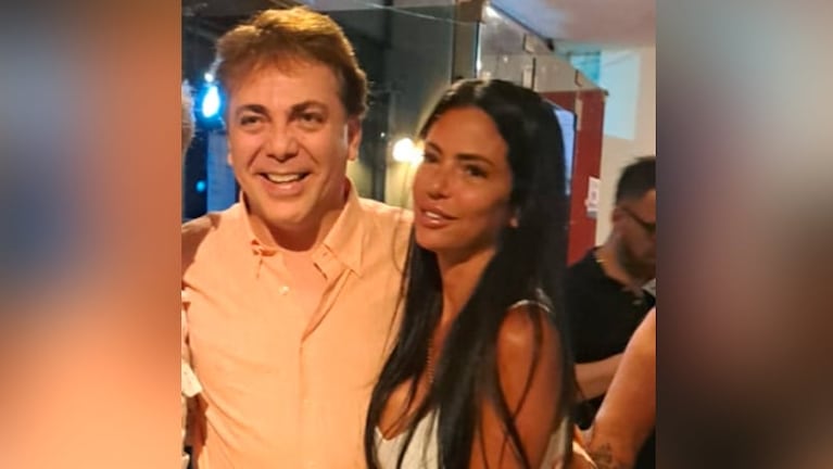 Cristian Castro está en Uruguay con su novia cordobesa.