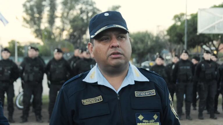 Cristian Mazza lideró y participó de operativos policiales hasta último momento.