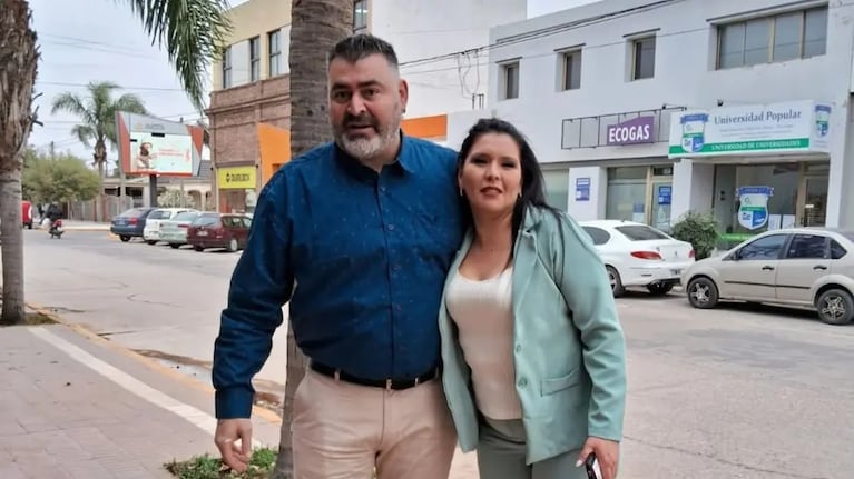 Cristian Ríos junto a su esposa, quien también estuvo detenida por el crimen de la jubilada.
