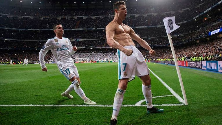 Cristiano Ronaldo y su típico festejo sin remera. Su penal fue inatajable.