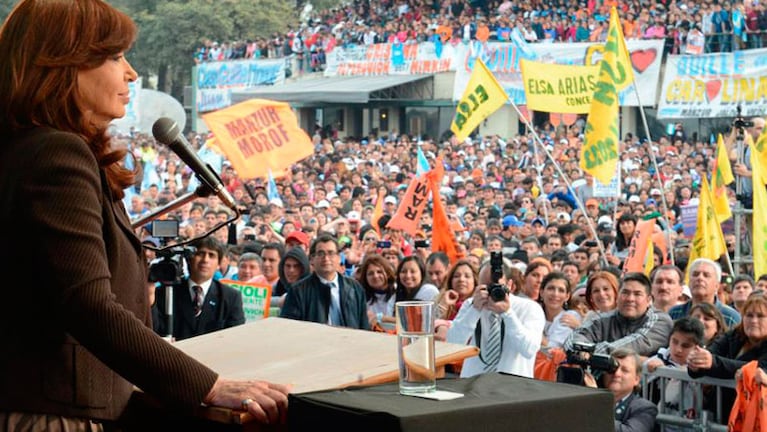 Cristina: "El kirchnerismo fue el que le dio independencia en serio al país".