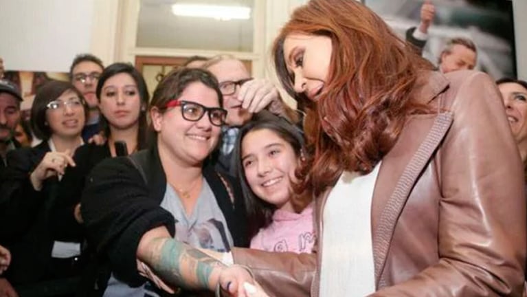 Cristina junto a los militantes en el Instituto Patria.