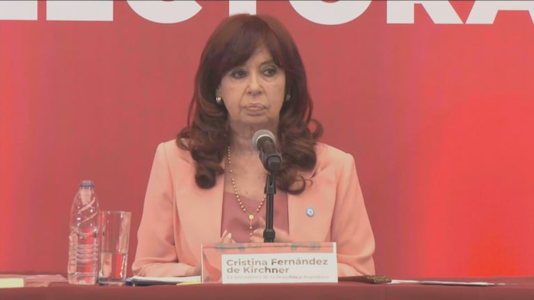 Cristina Kirchner reaparece para dar una charla sobre política electoral en medio de la tensión por Venezuela. (Foto: captura)