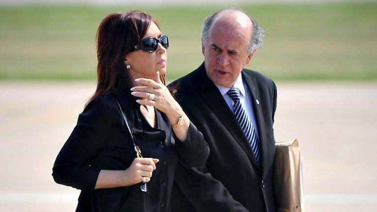 Cristina Kirchner y Oscar Parrilli, cuando eran parte del gobierno.