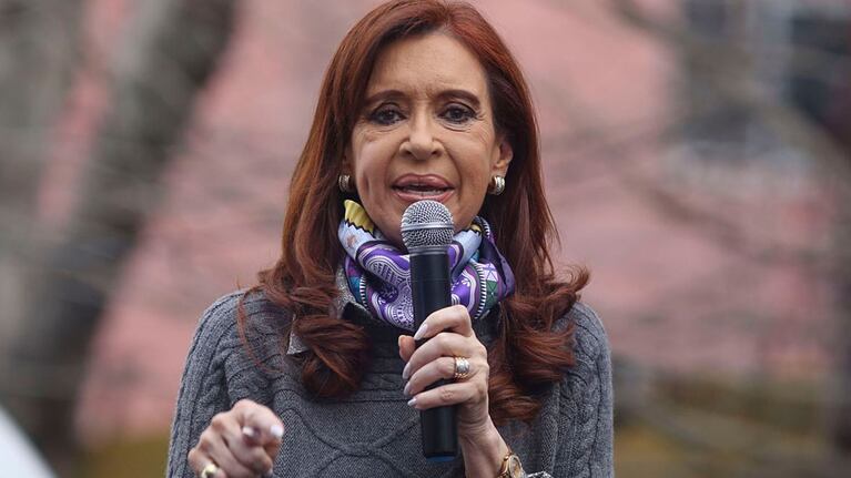 Cristina quiere recuperar las dos jubilaciones que le otorgó Alicia.
