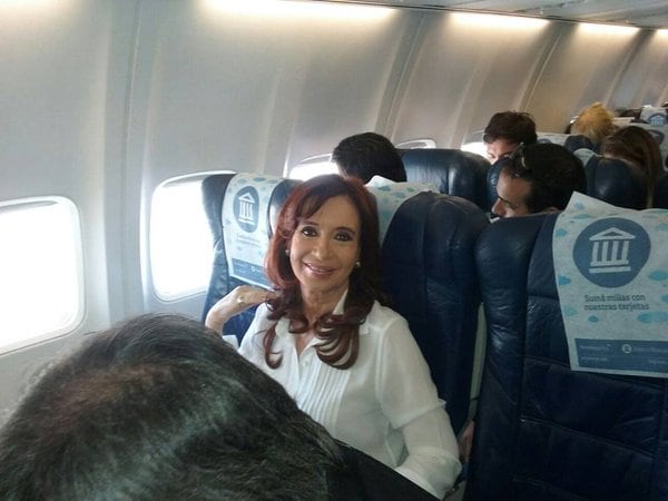 Cristina viajó al sur por Aerolíneas Argentinas.