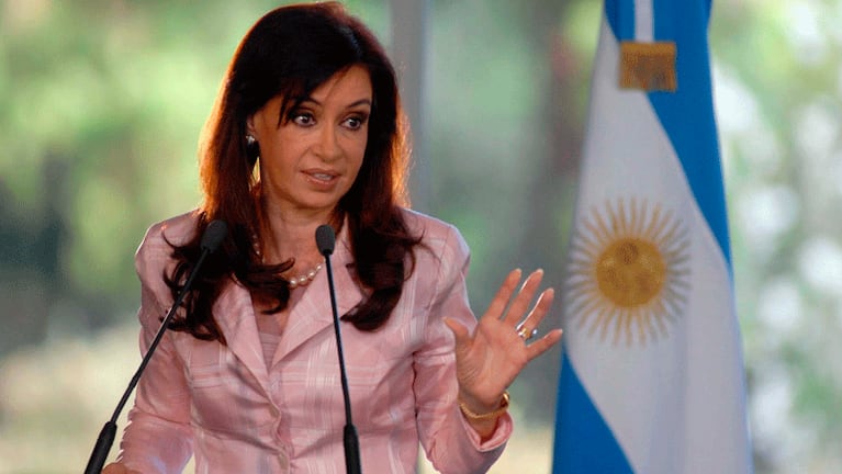 Crsitina cargó duro contra el nuevo discurso estatista de Macri