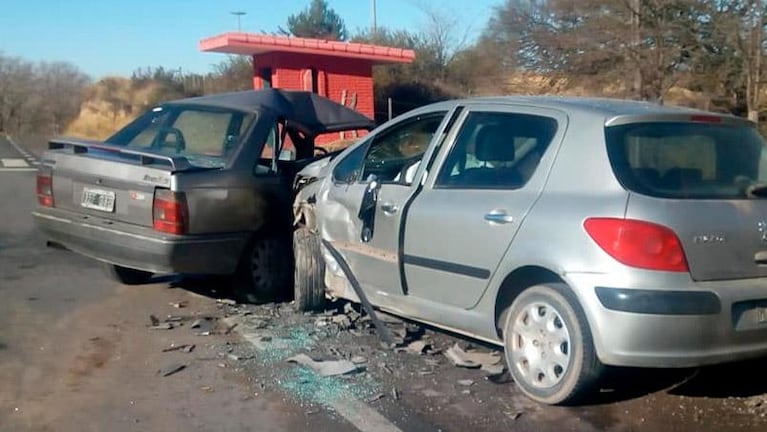 Cruzó de carril, chocó y murió su pareja: habría esquivado un perro