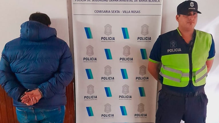 Cruzó un semáforo en rojo y no pudo zafar más.