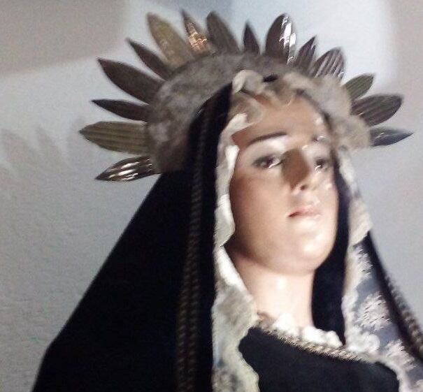 Cuando la niña notó las lágrimas había cerca de veinte personas dentro de la iglesia. Fotos: Capilla Niño Jesús Coronda