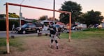 Cuando las fuerzas se iban, el grupo volvía a jugar al fútbol.