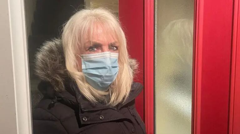 Cuando sale a la calle, Andrea usa barbijo para cubrir su rostro por miedo a que se burlen de su aspecto. (Foto: gentileza BBC)