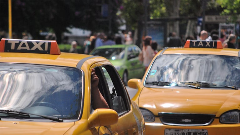 Cursos gratuitos para taxistas para mejorar la relación con el pasajero. Foto: Lucio Casalla