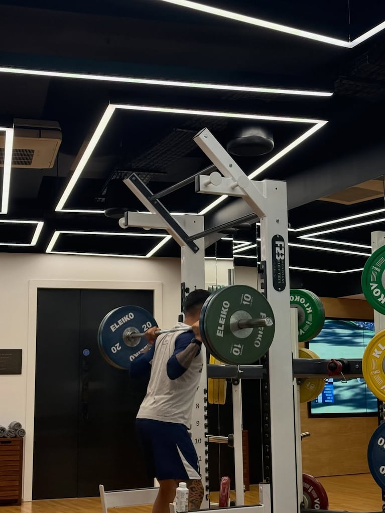 Cuti Romero entrenando mientras se recupera de su lesión.