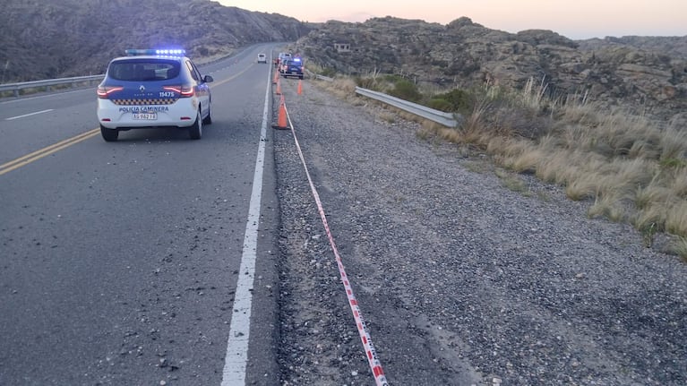 Dado vuelta y destrozado: así encontraron el auto que desbarrancó en las Altas Cumbres