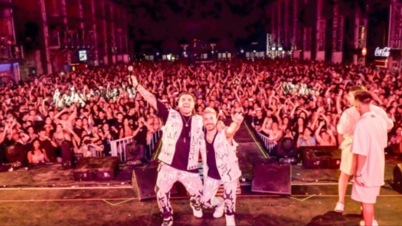 Dale Q´Va cerró el tour del recuerdo en la Plaza de la Música.