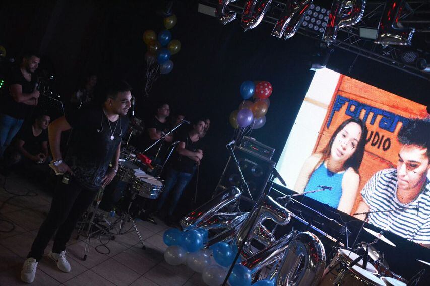 Dale Q Va disfrutó su show en Córdoba y sopló velitas con Neno