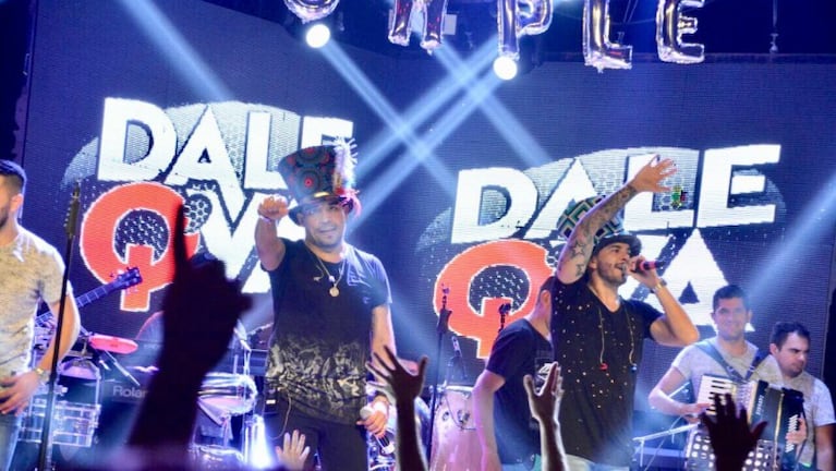Dale Q' Va disfrutó su show en Córdoba y sopló velitas con Neno.