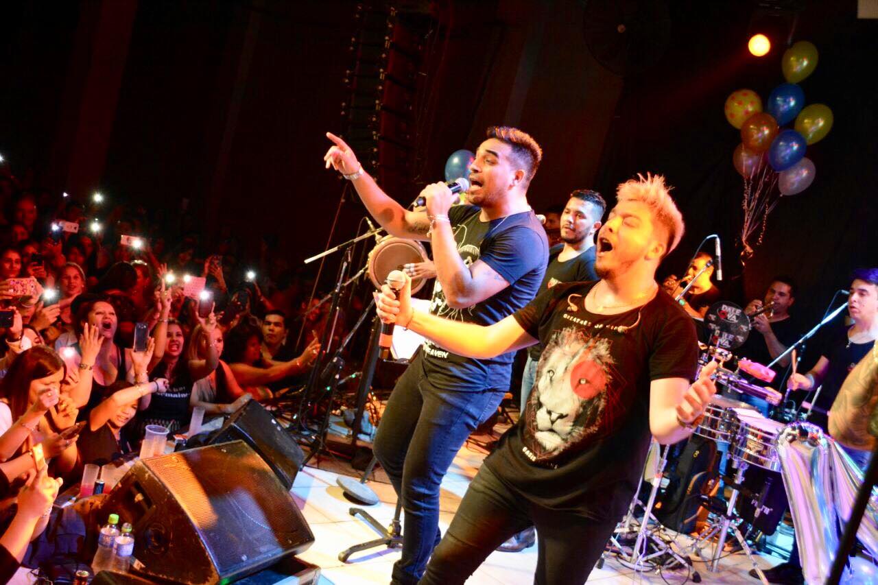 Dale Q Va disfrutó su show en Córdoba y sopló velitas con Neno