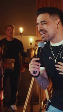 Dale Q’ Va estrenó la versión acústica de “Que tu piel decida” y palpita el 9° aniversario