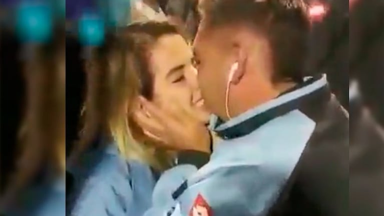 Dalma y José se comprometieron en medio del partido de Belgrano.