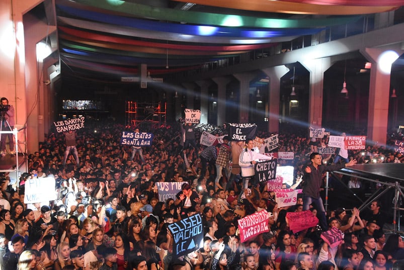 Damián Córdoba festejó sus 30 años ante una multitud. Foto: Maxi López / ElDoce.tv.