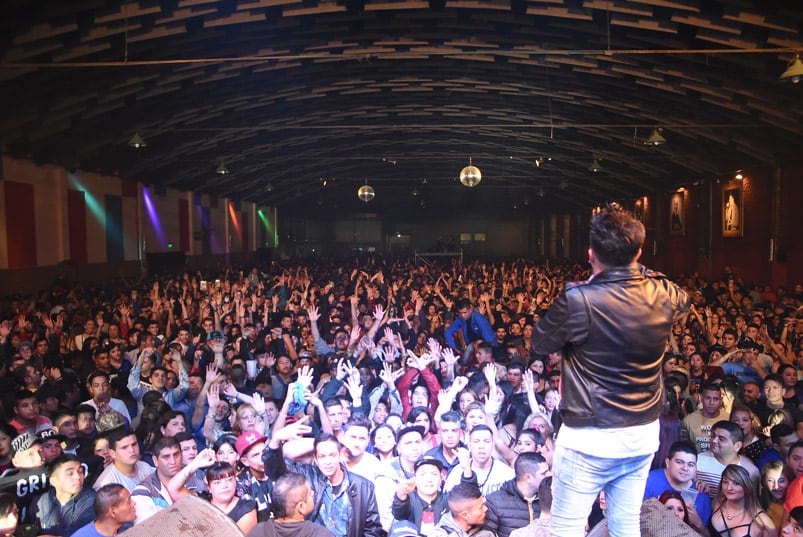 Damián Córdoba grabó en vivo en el Estadio del Centro. Foto: Maxi López / ElDoce.tv.