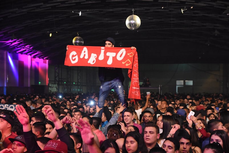 Damián Córdoba grabó en vivo en el Estadio del Centro. Foto: Maxi López / ElDoce.tv.