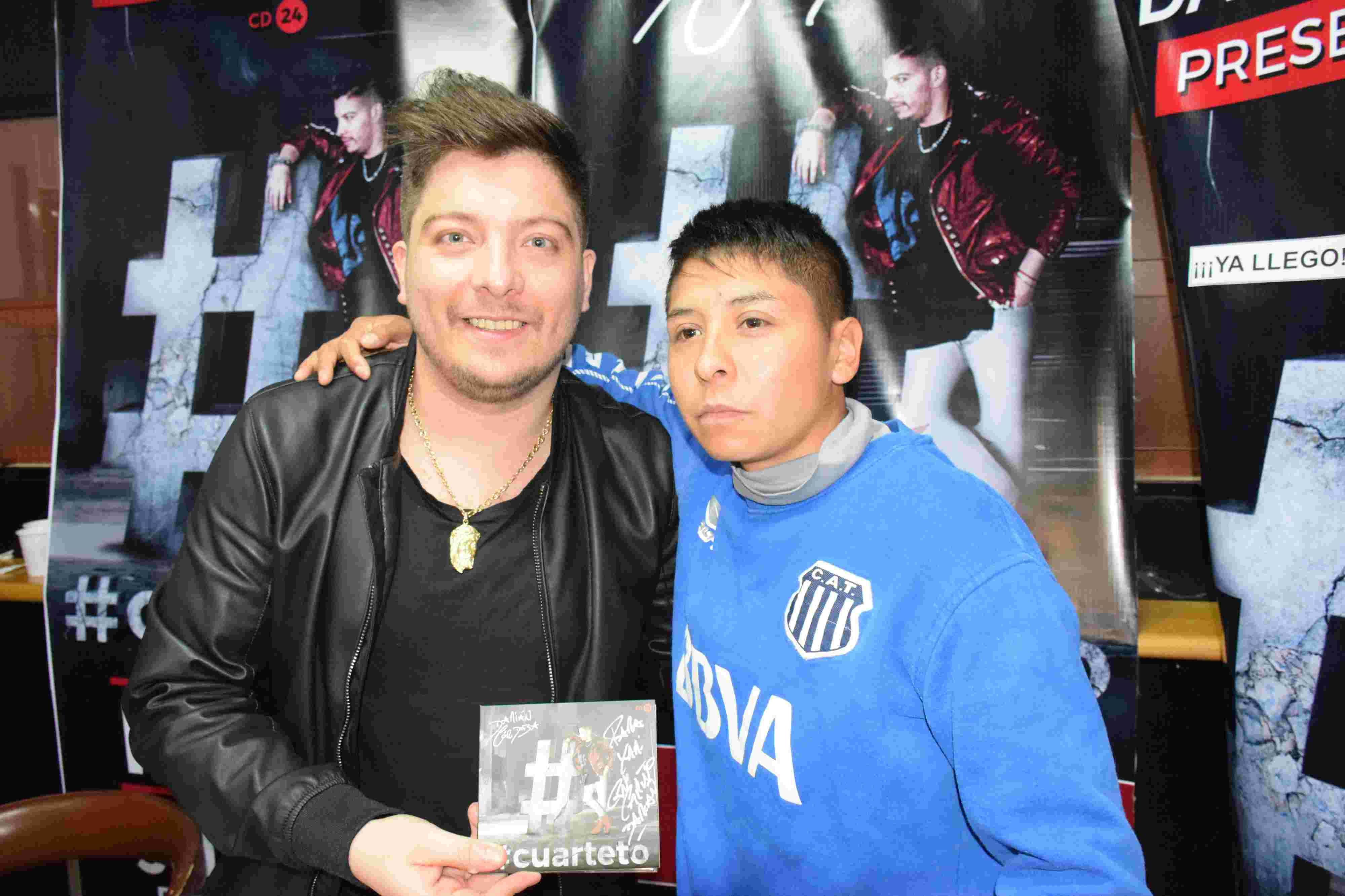 Damián Córdoba lanzó su nuevo disco y firmó autógrafos / Foto: Flavio Castelló ElDoce.tv 