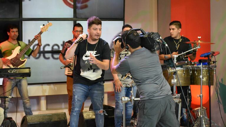 Damián Córdoba y un acustico exclusivo / Fotos: Fede Seveso para ElDoce.tv