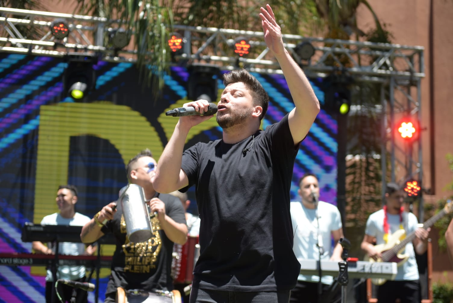 Damián se sumó a los festejos del sitio de cuarteto de Córdoba. Foto: Lucio Casalla / ElDoce.tv.