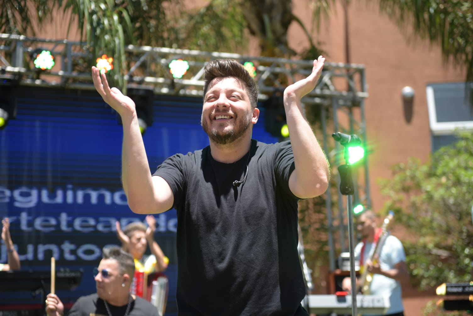 Damián se sumó a los festejos del sitio de cuarteto de Córdoba. Foto: Lucio Casalla / ElDoce.tv.