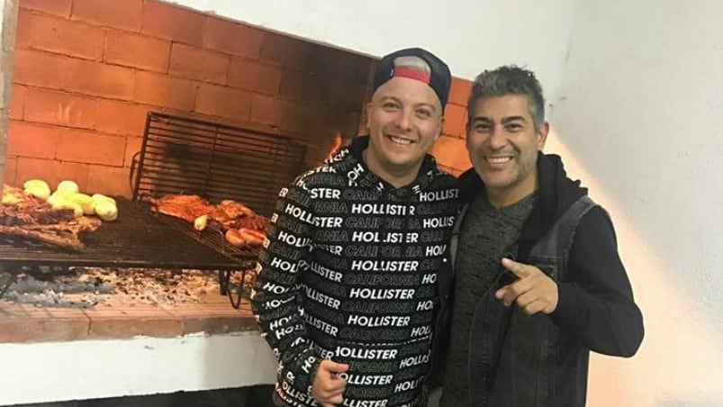 Damián y la Pepa Brizuela se comieron un "asadazo" post fútbol.