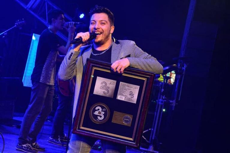 Damián y Q´Lokura recibieron disco de oro