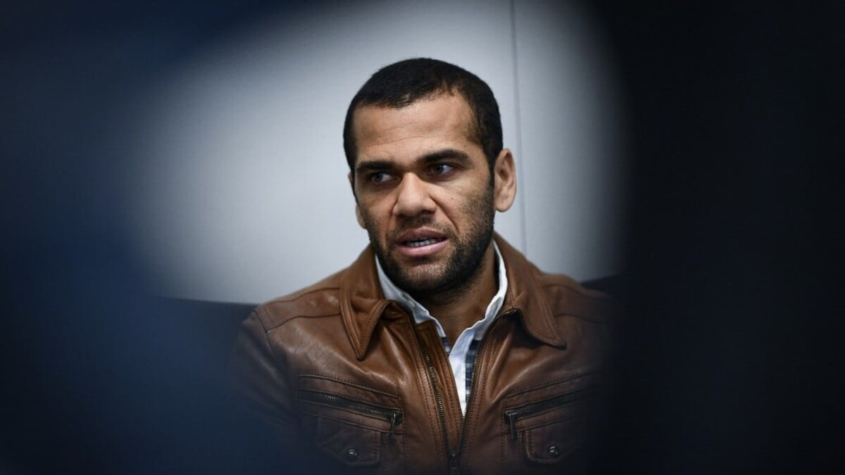 Dani Alves fue insultado en su primera comparecencia en la Audiencia de Barcelona.