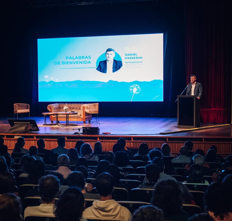 Daniel Passerini en la Sala de las Américas (Foto: Prensa Muni cba)